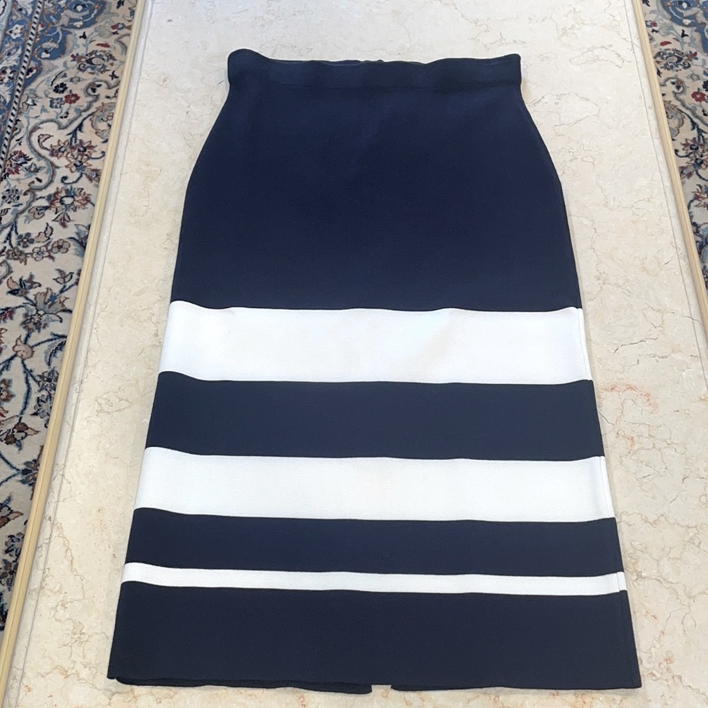 Ann Taylor knit skirt size S NWT